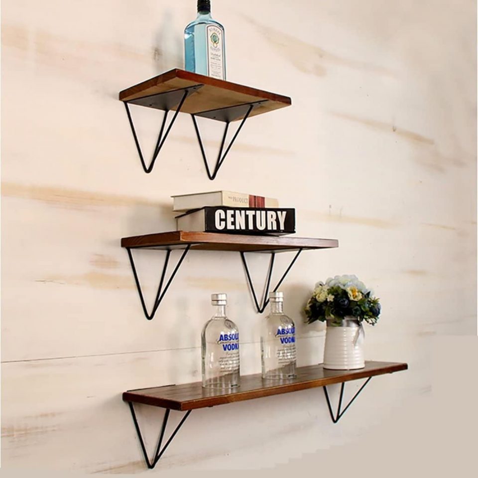 кованые полки на стене