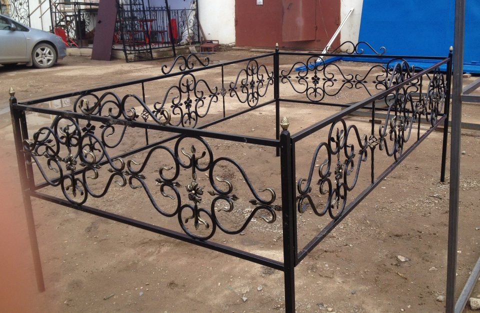 кованая ограда цена