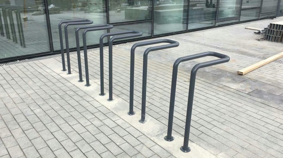 Кованые велопарковки современные